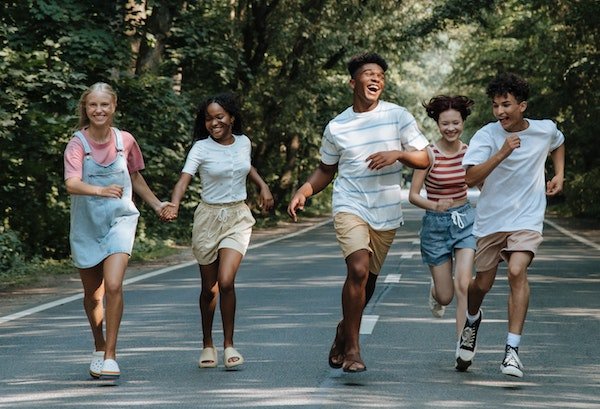 SHARE-Home_running-teens